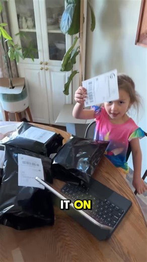 Nothing compares to having my little girl assist me with filling orders. Thank you all again for supporting Dubai Squashed Juice and making healthier choices for your body and mind. Gratitude also to our first customers. @uscca.idaho.tw @champion.living @kayleeurlacher @208adrenaline @ryangoldsmith35 | Squatch Juice