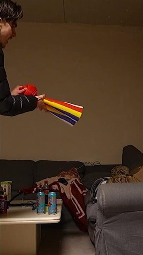 HIJ DURFT GEEN OOG MEER DICHT TE DOEN! 😅