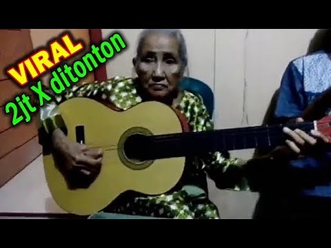 Viral !! Seorang Nenek Jago Gitar Skil Tingkat Dewa