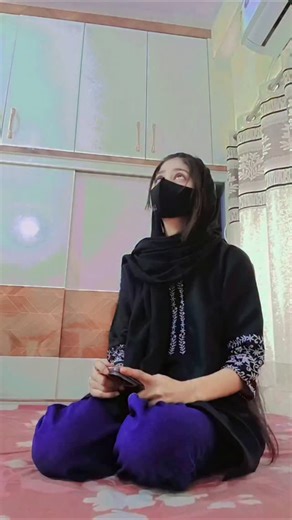 Queen zoya👑 | Kya rakhaa hai velentine Day me 🙃 | Instagram