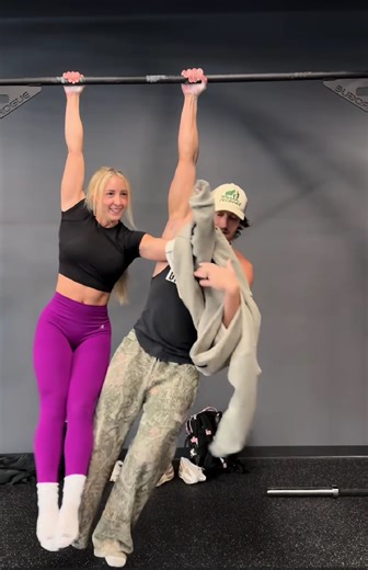 Bringing back the hoodie and pants workout challenge trend