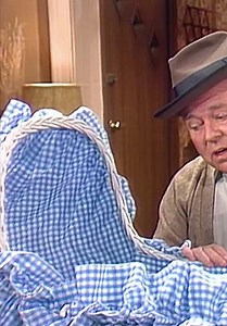 All in the Family S06:E17 - Archie the Babysitter