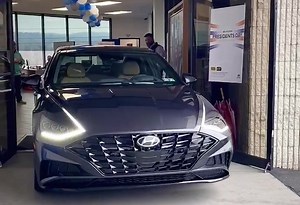 1.1K views · 20 reactions | What better way to get a 2020 Sonata out of the showroom than to let it drive itself out?  YES, there is no one in the driver’s seat! YES, it is able to make minor steering adjustments on its own! Introducing the all-new 2020 Hyundai Sonata with “Smart Park” capability! Stop by Seidel Hyundai to see this in action for yourself! #Sonata #Hyundai #SmartPark #SmahtPahk #SeidelHyundai #NOBULL | Seidel Hyundai | Facebook