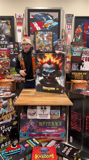 Cake of the Day: Hot Head, 230 shots 💥 #pyro #pyrotechnics #fireworks💥 #fireworkshow #fireworksdisplay | House of Fireworks