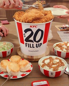 3.3M views · 8K reactions | Get everyone's attention with this deal: eight pieces of Extra Crispy chicken plus coleslaw, mashed potatoes and biscuits in a $20 Fill Up from KFC. | KFC | Facebook