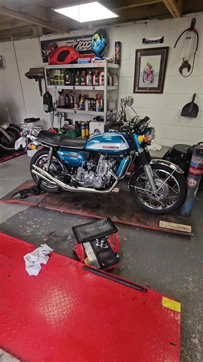 Suzuki GT750 kettle update. went for final setting on the carbs, all going well until a previous poor repair let go ☹️ we have a few options and it was caught before any disasters happened.