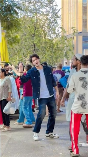 Dance dekhne ke chakkar me bhaiya takra gye 😂 #dance #mdskingtarunn #shorts #tarunnamdev #trending