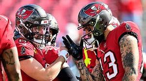 Mike Evans reached 1,000 yards with a phenomenal moment in Bucs win over Saints