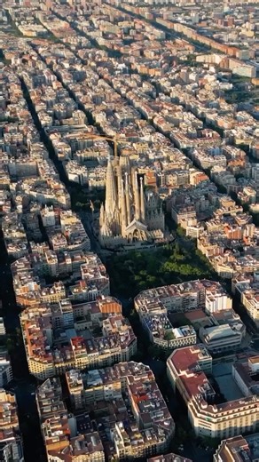 HR Elite Travel on Instagram: "Viajar não deve ser cansativo, nem apressado. Deve ser leve, exclusivo e sem stress. Com a HR Viagens e Turismo, cada detalhe é pensado por si, do planeamento ao regresso. ✈️ Viaje tranquilo. 🌍 Viva a experiência. 🤍 Nós tratamos do resto. #HRViagenseTurismo #ViajarComTranquilidade #ViagemSemStress #ViagemExclusiva #TurismoPremium ExperiênciaDeViagem ViajarBem PlaneamentoDeViagem AtendimentoPersonalizado Angola Portugal Mundo"