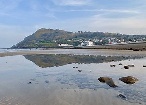 Mystery Artists Decorate Bray Beach With Beautiful 'Kindness Rocks'