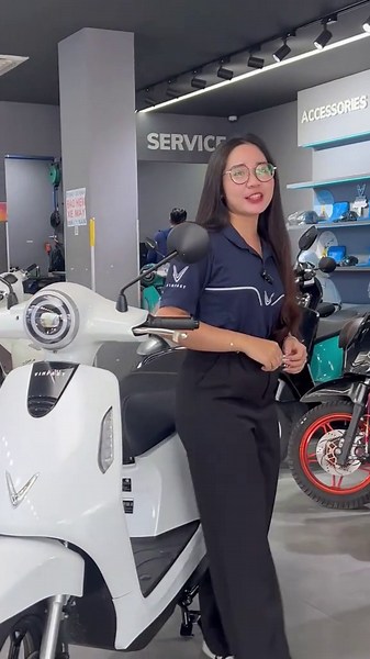 Evo Grand Lite đang giảm giá đến 16% – cơ hội sở hữu xe điện chất lượng với mức giá cực kỳ hấp dẫn! Số lượng ưu đãi có hạn, nhanh tay chốt ngay một chiếc để nhận giá tốt nhất hôm nay. Đừng bỏ lỡ cơ hội tiết kiệm hàng triệu đồng!#vinfastgiaiphapviet #xemaydienvinfast #vinfast #xedienvinfast #thinhhanh
