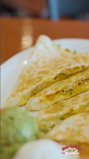 Best Quesadillas in Libertyville, IL 🌮🔥 Dos Amigos Mexican Restaurant