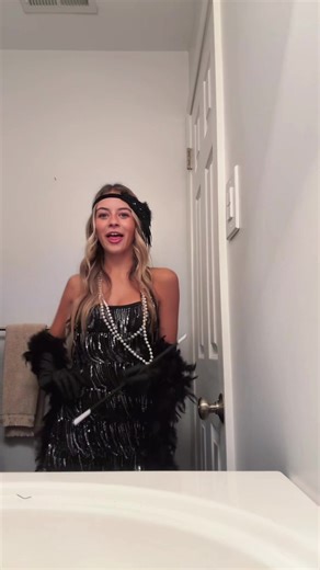 flapper girl🥂🖤✨🪄