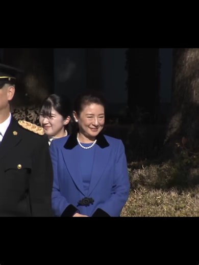 愛子様が皇宮警察に示された深い敬意…静かな一礼に心打たれる瞬間 #愛子様 #皇室 #皇宮警察 #日本の誇り #感動エピソード