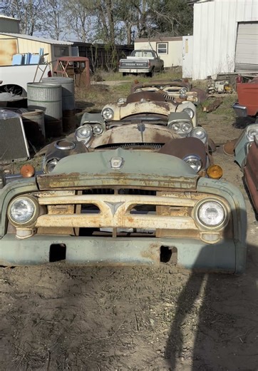 I saved these old cars and trucks from the crusher! #vintagecars #patina #art #repurpose #reuse #recycle