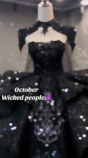 What Your Birth Month Reveals About Your Wedding Dress