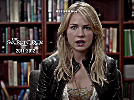 Britt Robertson #brittrobertson #thesecretcircle #thefirsttime #thelongestride #tomorrowland #adogspurpose #thespacebetweenus #istillbelieve