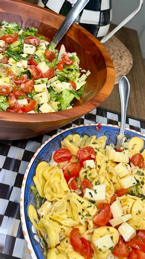 Melissa Kauper on Instagram: "Comment “RECIPE” for the BEST Italian marinated antipasto! Every Christmas Eve my Aunt Suzanne brings this packed up (I’ll send you the deli container too) and it’s INCREDIBLE! 🇮🇹 you can toss it over greens 🥬 to make a salad like we do… but you can toss with ANYTHING! Cooker tortellini for pasta salad, whipped feta and cream cheese for a dip, SO good ! MERRY CHRISTMAS 🎄 ❤️🎅🏼🎄🥂 MAKE IT! @jimisuma #antipasti #salad #christmaseverecipes @laespanolaus"