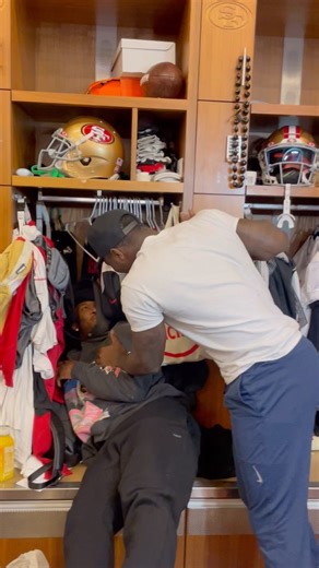 86K views · 6.4K reactions | Deebo Samuel being Ray-Ray McCloud’s alarm clock  #49ers #49ersnews #49ersFaithful #49ersRumors #SanFrancisco49ers #NFL #NFLfootball #NFCWest #NFC #football #49ersFootball #Deebo #DeeboSamuel | Jennifer Lee Chan | Facebook