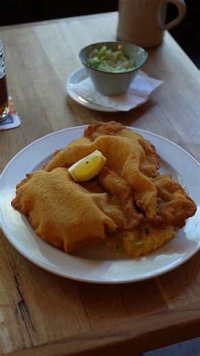 El schnitzel de Prater Gaststätte, Berlín