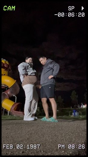 С. Номин on Instagram: "Өдөр ирэх тусам бондойж , гэдэс язарч , хацар, давхар эрүүтэй болж байгаа ч гэдэс дотор минь оцгонох жижигхэн хүнтэйгээ удахгүй уулзах гэж байгаадаа ямар их догдолж байнаа Аав , Ээж хоёр нь 🫶🏻 Гоё гоё охидууд шиг hollywood жирэмсэлж чадсангүйэ 😅 гэхдээ яахвээ би жаргалтай байна шүү дээ 😇 comback хийж л таараа турж үзүүлнээ тэгжийгаад 🤭Өдөр бүр халамжилж , хайрлаж байгаа @mojjuuhh энэ залууд баярлалаа ❤️"