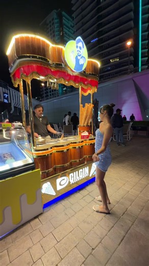 Dubai'da Çılgın Dondurmacı Deneyimi
