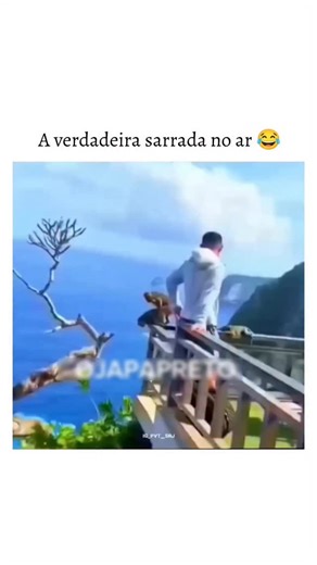 Fatos de Inteligência | Curiosidades on Instagram: "Há cerca de 1 milhão de anos, nossos ancestrais aprenderam a controlar o fogo. Isso mudou tudo: comida cozida, proteção contra animais e até reuniões em volta da fogueira! ⚡ A eletricidade sempre existiu, mas alguém precisou domá-la Benjamin Franklin, em 1752, provou que o raio era eletricidade. Depois disso, gênios como Edison e Tesla transformaram energia em luz, motores e no mundo moderno que conhecemos! 🚗 O carro nasceu bem antes do que mu