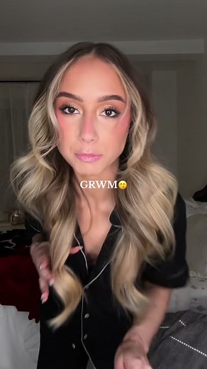 Festive GRWM by Hannah Harrell | Christmas Makeup Tutorial