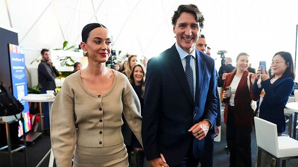 Katy Perry performs in Montreal with Justin Trudeau smiling from the audience