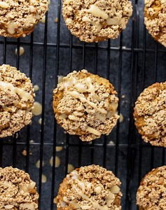 Vegan & Gluten-Free Carrot Cake Muffins