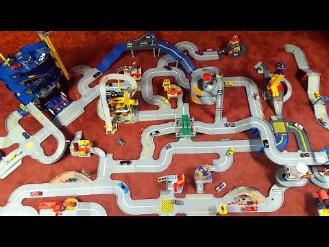 GIANT Hot Wheels World Layout Collection with Super Electronic Garage McDonald's Car Wash Hotel