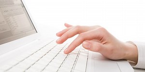 Perbedaan Notebook dan Laptop yang Penting Diketahui, Jangan Sampai Keliru | merdeka.com