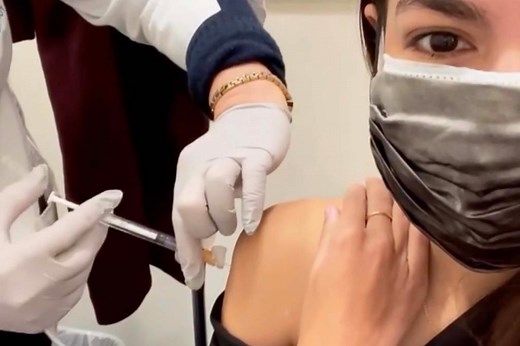 AOC records herself getting COVID-19 vaccine for Instagram