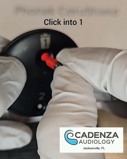 How to change Phonak Cerushield Disk wax filter