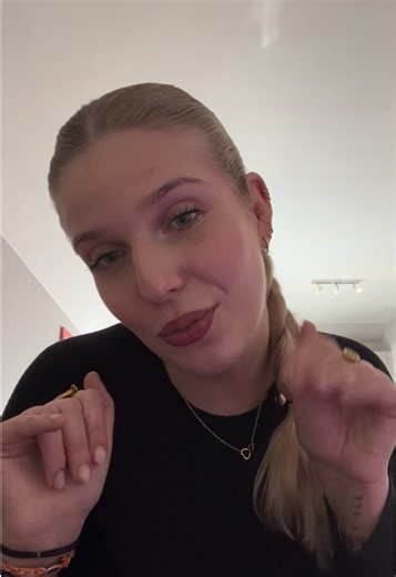 Svp pensez à nous !! 🎀 @Rare Beauty @K18 Hair @pradabeauty @YSL Beauty @La Roche-Posay @ARTOYZ et le Vinted: Lea.gilson (c’est la copine qui les vends).