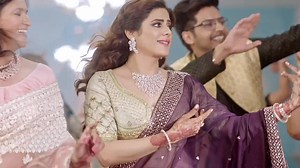 Adorn yourself in the brilliance of timeless elegance on your Sangeet function. Our exquisite diamond jewelry collection is designed to make you shine on your special day. Visit @kalamandirjewellers today and shine like ever before with #SajDhajKe For further information contact us at - 9510970230 #kalamandirjewellers #Sajdhajke #22ktgold #Antiquejewellery #jewellery #handmadejewellery #jewellerydesigner #indianjewellery #bridaljewellery #jewellerylover #fashionjewellery #weddingjewellery #tradi