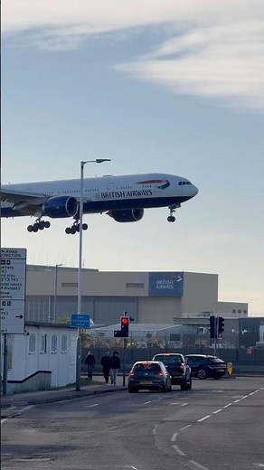 ✈️🇬🇧British Airways Boeing 787 Dreamliner Landing at Heathrow Airport ✈️ #aviation #video #travel