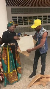 513K views · 7.6K reactions | Merci à ce grand fan de l’artiste pour le cadeau ... Ça fait toujours chaud au cœur de voir qu’il y’a des gens qui t’admirent réellement pour ta personne et pour ton art... #Abdoul est son nom #Slamazone On a #CasséLesCodes | Malika la Slamazone | Facebook