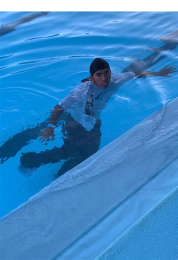 zethbuggin (@zethbuggin)’s video of The Deepest Swimming Pool In The World