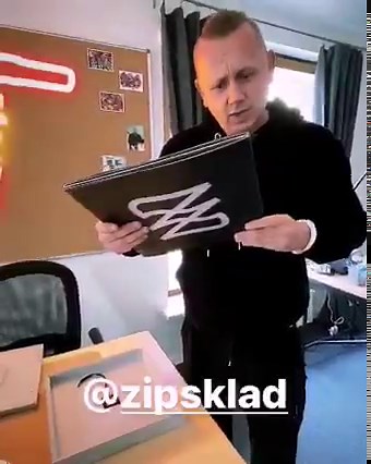 108K views · 527 reactions | Niesamowite jest to wydanie winylowe "Chleba powszedniego" ZIP Składu, co nie? Zobaczcie unboxing od Borixona  Winyl: limitowanych 100 sztuk poszło w mig! Betonowy case z zipskładową "Zetką" | rapnews.pl | Facebook
