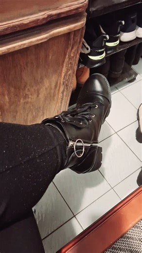 李薇薇 on Instagram: "Even I was a normal girl I also wear boots and you found that I'm the super heroine so you attack me when I was not return to super heroine and you bring me to your house and throw me to your bed and you start to zip down my boots Zipper and start to take off my boots I resist you and keep dangling my feet but you are so strong so it's useless finally you take off my boots and see I'm sockless 😳 🥵 and my barefeet get so sweaty and stinky and red "whoa super heroine wei wei l