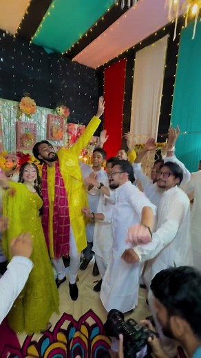 Holud Ceremony of Raisa & Adib - Finger Dance, Singing & Dancing Talents