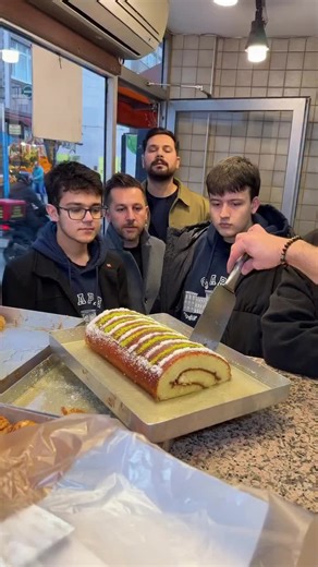 Istanbul Parlar Pastanesi Sweet Oil Cake Recipe