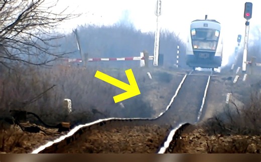 【搬运】行驶在崎岖轨道上的列车 近距离观察合集