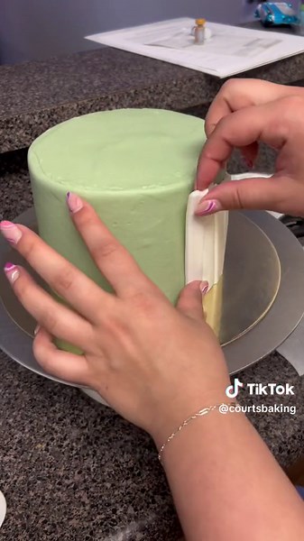 Classy Piano Cake Creation