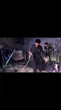 【ピックアップのコイルに叫ぶ男 】 Guyatone LG65 : Broken Pickup Blues #実験音楽#ノイズミュージック#ビザールギター#bizarreguitar