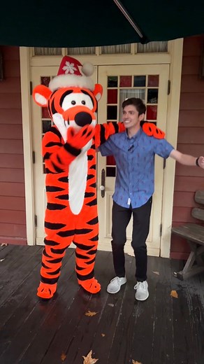 10K views · 292 reactions | Surprising Tigger by doing his voice 來 #voiceimpression #disneyland #tigger | Zach Pincince | Facebook