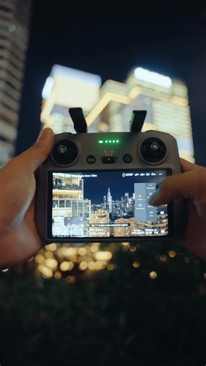 🌀 Inception vibes unlocked. Dengan 225° Flexible Gimbal Rotation QuickShot Rotate, setiap putaran berubah menjadi mimpi sinematik. Kamu mau coba shoot ini? 👀🎥 🎥: @alan-tw Pelajari lebih lanjut: https://brnw.ch/21wVP4N #DJIMini5Pro #QuickShot #GimbalRotation #InceptionShot #DJI | DJI Indonesia