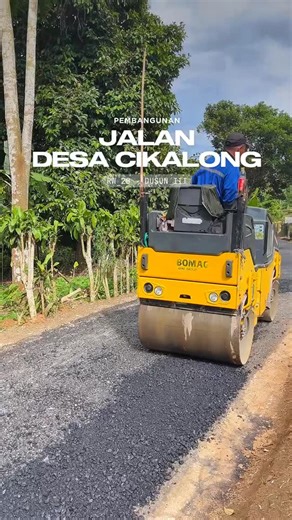 Aang Gunawan on Instagram: "Ngawangun lembur teu cekap ku ngawangun infrastruktur wungkul, tapi ogé kudu sanggup ngawangun kualitas jalma-jalma nu ngisian lembur éta, boh tina segi élmu pangaweruh, akhlak, budaya, jeung kahirupan sosialna. Infrastruktur mangrupakeun pondasi utama dina ngarojong kamajuan lembur, tapi sumber daya manusa anu miboga integritas, gotong royong, jeung rasa tanggung jawab mangrupakeun kakuatan sajatina pikeun ngahirupkeun jeung ngajaga hasil pangwangunan éta. Dina rarag
