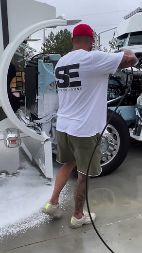 SE Auto Solutions out of Longview, Tx. Travel nationwide for projects! Contact JT@SEAutoSolutions.com. #pete #peterbilt #detailing #paintcorrection #metalpolishing #ceramiccoating | JT Smelley